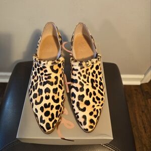 Crown Vintage Shootie EUC